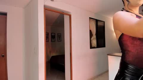 Snapshot of suprasexyjohn chatting on 10/09/25, 06:17 llllSupra llll online show from 10/09/25, 06:17