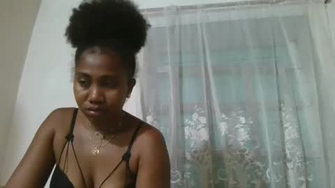 Snapshot of surbelle chatting on 03/05/26, 02:18 surbelle online show from 03/05/26, 02:18