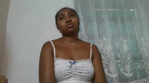 Snapshot of surbelle chatting on 03/13/26, 01:51 surbelle online show from 03/13/26, 01:51