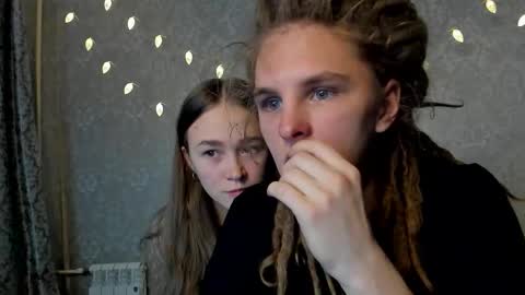 Snapshot of surfsexcouple chatting on 12/16/25, 04:23 surfsexcouple online show from 12/16/25, 04:23