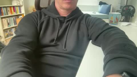 surfstar81 online show from 09/30/25, 09:47