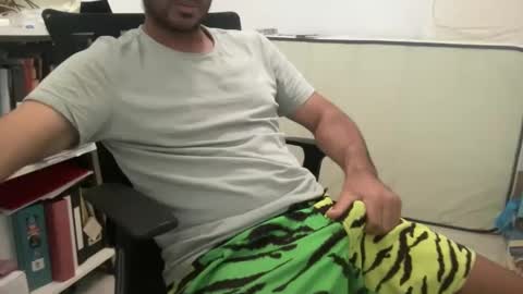 Snapshot of surftravel chatting on 02/28/25, 08:07 surftravel online show from 02/28/25, 08:07