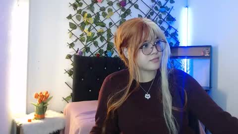 suri_boobs online show from 12/15/25, 11:03