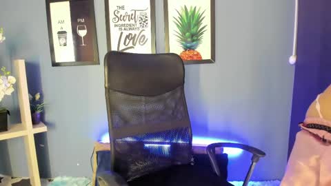 Snapshot of susa1userma_ chatting on 04/04/26, 12:02 Susann online show from 04/04/26, 12:02