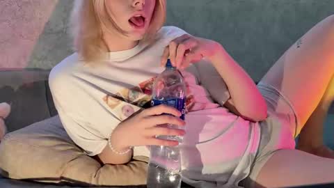 Snapshot of susan228 chatting on 11/12/25, 09:36 Vladiva online show from 11/12/25, 09:36