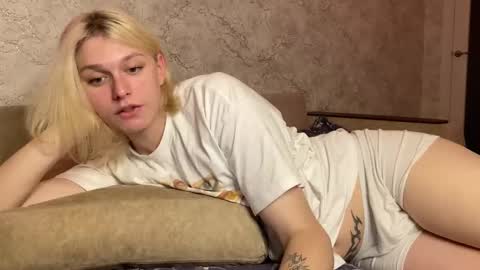 Snapshot of susan228 chatting on 12/04/25, 08:28 Vladiva online show from 12/04/25, 08:28