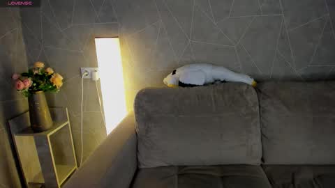 Annie online show from 09/29/25, 12:05