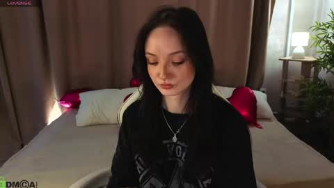 Snapshot of susan__clark chatting on 05/01/26, 01:21 Annie online show from 05/01/26, 01:21