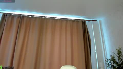 Snapshot of susan__clark chatting on 05/02/26, 01:10 Annie online show from 05/02/26, 01:10