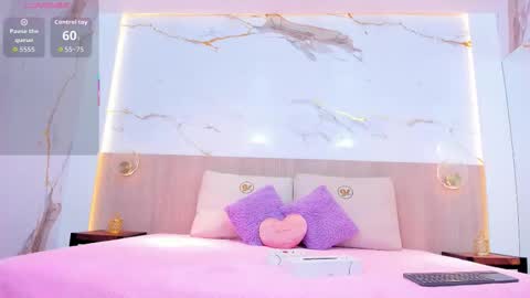 Snapshot of susan_elliot chatting on 11/27/25, 11:45 Susan online show from 11/27/25, 11:45