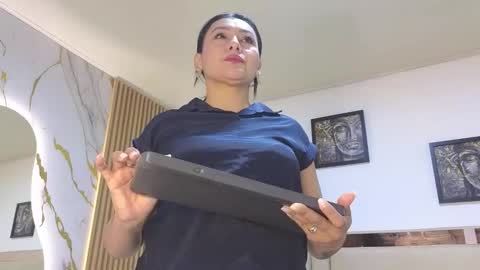 Snapshot of susan_sexymilf chatting on 10/09/25, 12:03 Susan online show from 10/09/25, 12:03