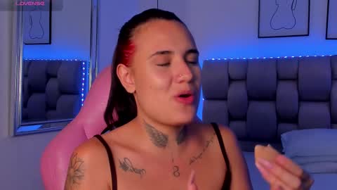 Snapshot of susan_sweet7 chatting on 11/25/25, 08:31 Susan online show from 11/25/25, 08:31