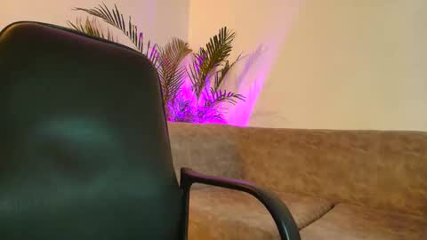 Snapshot of susana_hank chatting on 11/12/25, 07:24 susana online show from 11/12/25, 07:24