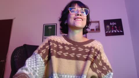 Snapshot of susana_w chatting on 01/07/25, 12:03 susana_w online show from 01/07/25, 12:03