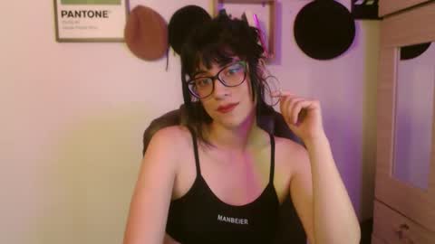 Snapshot of susana_w chatting on 09/18/25, 10:12 susana_w online show from 09/18/25, 10:12