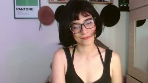 Snapshot of susana_w chatting on 10/01/25, 11:00 susana_w online show from 10/01/25, 11:00