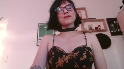 Snapshot of susana_w chatting on 10/04/25, 10:30 susana_w online show from 10/04/25, 10:30