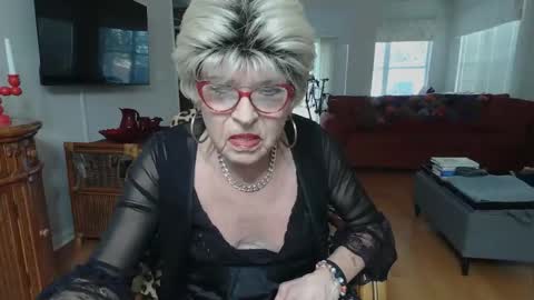 Snapshot of susanandlisa chatting on 01/11/26, 09:53 sexualsusan online show from 01/11/26, 09:53