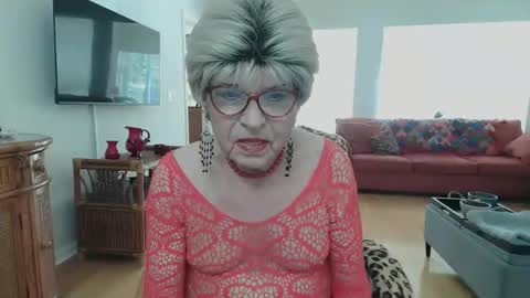 Snapshot of susanandlisa chatting on 03/27/26, 05:34 sexualsusan online show from 03/27/26, 05:34