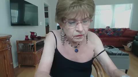 Snapshot of susanandlisa chatting on 04/16/26, 08:20 sexualsusan online show from 04/16/26, 08:20