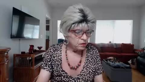 Snapshot of susanandlisa chatting on 06/20/26, 03:59 sexualsusan online show from 06/20/26, 03:59