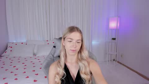 Snapshot of susanmimi chatting on 09/18/25, 02:13 Susan online show from 09/18/25, 02:13