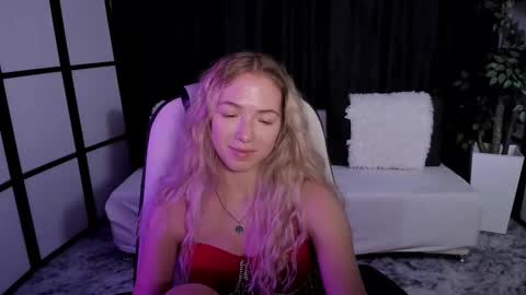 Snapshot of susanmimi chatting on 10/24/25, 02:52 Susan online show from 10/24/25, 02:52