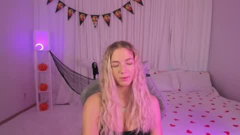 Snapshot of susanmimi chatting on 10/25/25, 02:08 Susan online show from 10/25/25, 02:08