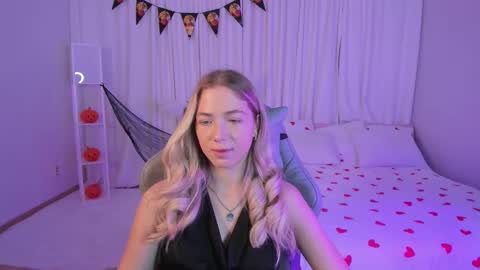 Snapshot of susanmimi chatting on 10/28/25, 01:53 Susan online show from 10/28/25, 01:53