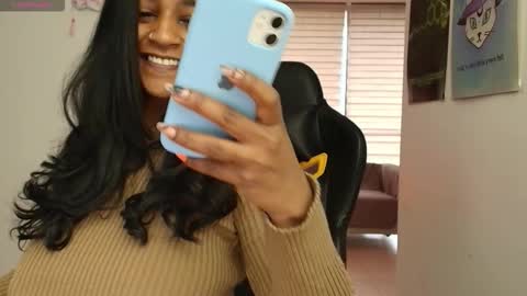 Snapshot of susanrhodes_ chatting on 10/12/25, 11:31 Susan Rhodes online show from 10/12/25, 11:31