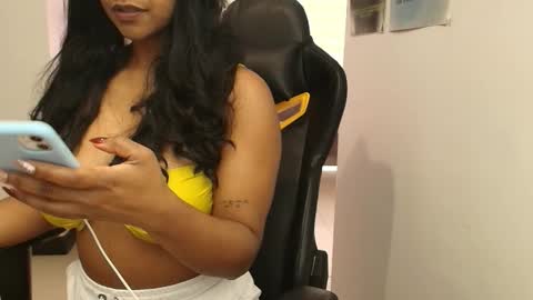 Snapshot of susanrhodes_ chatting on 12/14/25, 12:32 Susan Rhodes online show from 12/14/25, 12:32