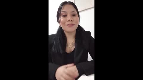 Snapshot of susiesunny chatting on 12/18/25, 10:21 susana online show from 12/18/25, 10:21