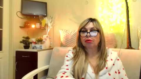 Snapshot of susiexnoreen chatting on 02/16/26, 03:19 SusiexNoreen online show from 02/16/26, 03:19