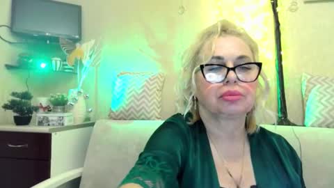 Snapshot of susiexnoreen chatting on 02/18/26, 03:57 SusiexNoreen online show from 02/18/26, 03:57