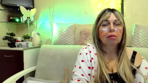 Snapshot of susiexnoreen chatting on 04/05/26, 04:42 SusiexNoreen online show from 04/05/26, 04:42