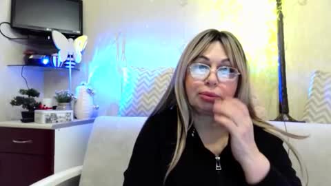 Snapshot of susiexnoreen chatting on 04/14/26, 01:22 SusiexNoreen online show from 04/14/26, 01:22