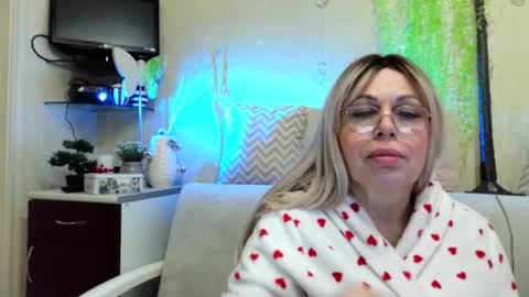 Snapshot of susiexnoreen chatting on 04/16/26, 02:56 SusiexNoreen online show from 04/16/26, 02:56