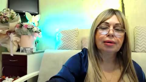 Snapshot of susiexnoreen chatting on 04/21/26, 02:15 SusiexNoreen online show from 04/21/26, 02:15