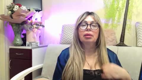 Snapshot of susiexnoreen chatting on 05/03/26, 02:06 SusiexNoreen online show from 05/03/26, 02:06