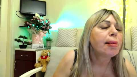 Snapshot of susiexnoreen chatting on 06/05/26, 11:10 SusiexNoreen online show from 06/05/26, 11:10