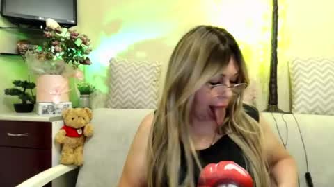 SusiexNoreen online show from 06/25/26, 12:43