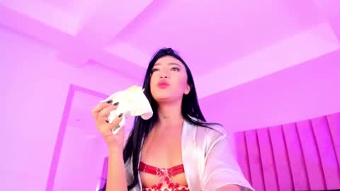 Sussan Nicole  online show from 10/27/25, 01:04