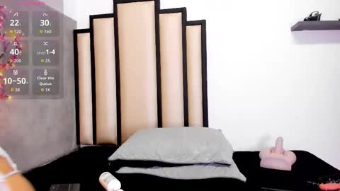 Snapshot of sussanmilf_ chatting on 10/17/25, 10:51 sussanmilf  online show from 10/17/25, 10:51