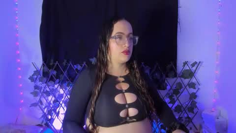 Snapshot of sussanmiller_ chatting on 10/20/25, 01:17 sussanmiller_ online show from 10/20/25, 01:17