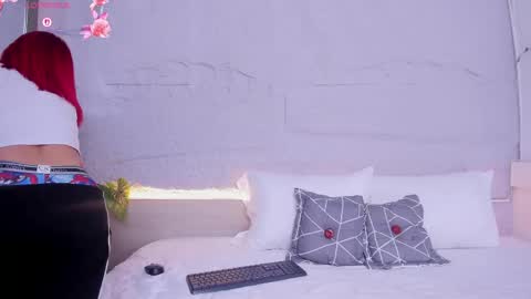 Snapshot of sussy1x_ chatting on 05/12/26, 04:42 Susy online show from 05/12/26, 04:42