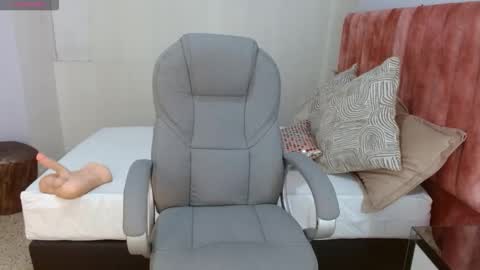 sussy leon online show from 09/19/25, 12:39