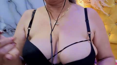 Snapshot of sussy_perez_ chatting on 02/22/26, 10:14 Sussy online show from 02/22/26, 10:14