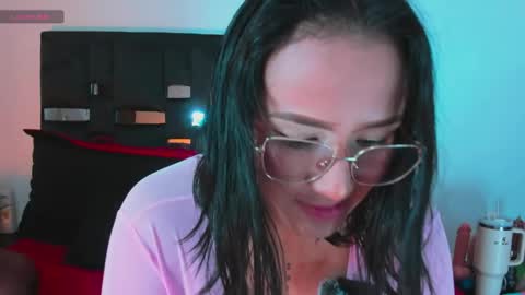 Snapshot of sussysunny_ chatting on 05/27/26, 02:52 Sussy Sunny online show from 05/27/26, 02:52