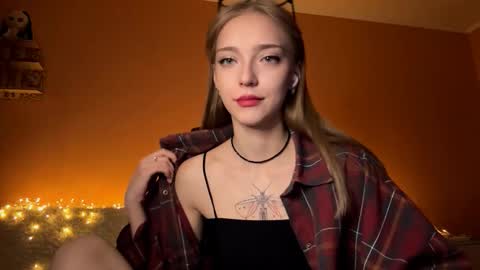 Snapshot of susyschuerholz chatting on 10/12/25, 04:17 Jessica online show from 10/12/25, 04:17