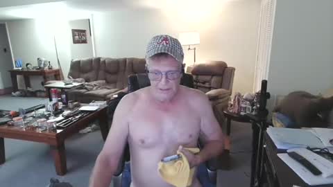 suttond4858 online show from 10/26/25, 04:18